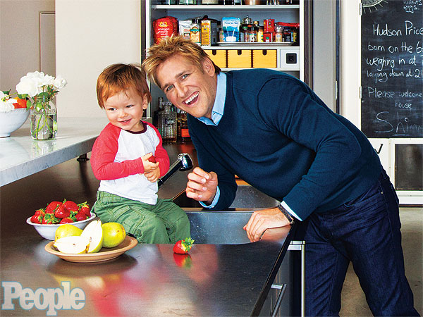 Curtis Stone, Lindsay Price at Home, in the Kitchen in PEOPLE