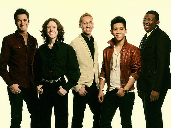 American Idol's Top 10 Guys Perform for Votes