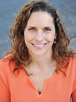 College Professer Brings Books to Disadvantaged Schools