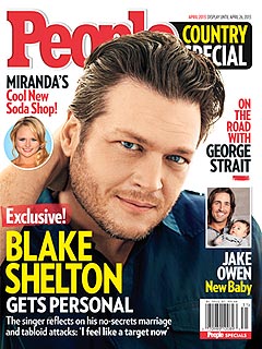 Go Backstage with Blake Shelton – as He's Mobbed by Female Fans!
