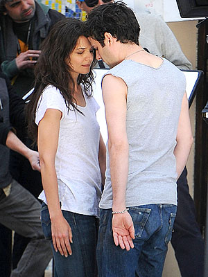 Katie Holmes & Costar Luke Kirby Get Close On Set| Movie News, Katie Holmes, Luke Kirby