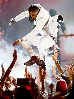 Crooner Miguel Lands on Woman at Billboard Awards – She's Okay