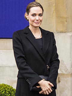 Angelina Jolie's Aunt Dies of Breast Cancer | Angelina Jolie