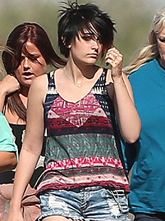 Paris Jackson 'Smiling Again,' Sees Family at Hospital | Paris Jackson