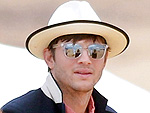 PHOTO: Ashton & MIla Hit the Beach with Princess Beatrice | Ashton Kutcher, Mila Kunis, Princess Beatrice