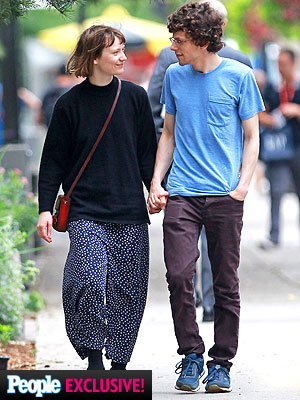 Mia Wasikowska couple