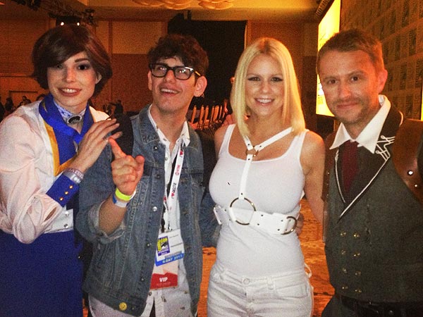 Carrie Keagan's Comic-Con Blog: Sandra Bullock, Tom Cruise Dazzle in Con Debuts| VH1, San Diego Comic-Con