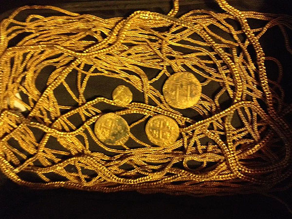 Treasure-Hunting Family Finds $300,000 in Spanish Gold