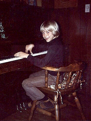 Kurt Cobain's Mom Selling Late Nirvana Rocker's Childhood Home| Nirvana, Celeb Real Estate, Music, Kurt Cobain