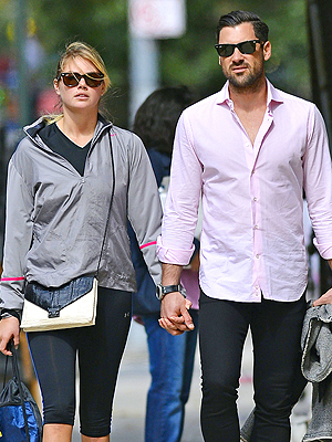 Kate Upton and Maksim Chmerkovskiy Hold Hands in N.Y.C.