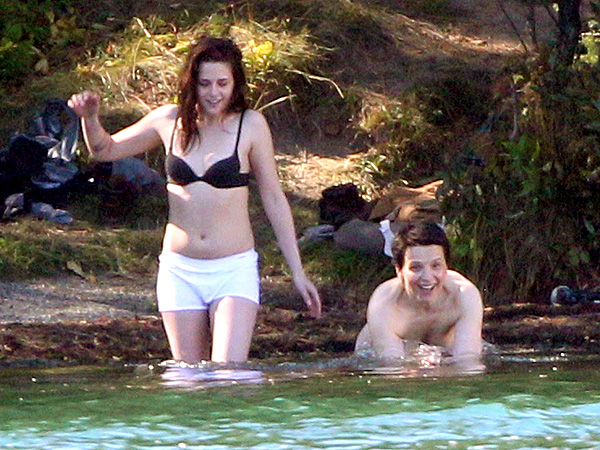 Kristen Stewart and Juliette Binoche Take the Plunge, Get Cozy on Set of Sils Maria