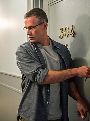 Freddie Prinze Jr. Is Back! And He's Got a Six-Pack| Witches of East End, Freddie Prinze Jr., Sarah Michelle Gellar