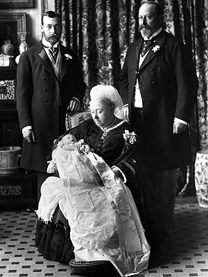 Royal Christening: Prince William, Kate and Prince George Pose for Official Portrait| The British Royals, The Royals, Carole Middleton, James Middleton, Kate Middleton, Michael Middleton, Pippa Middleton, Prince Charles, Prince George, Prince William, Queen Elizabeth