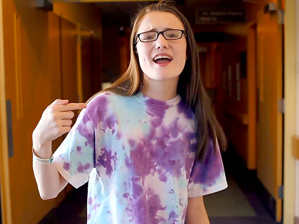 Video: One Last Inspiring 'Roar' Tribute to Close Out 2013| Katy Perry