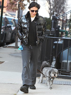 Bethenny Frankel Tweets Dog Cookie is Limping