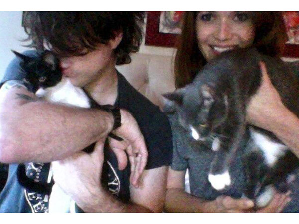 Mandy Moore Adopts Cats: Photo