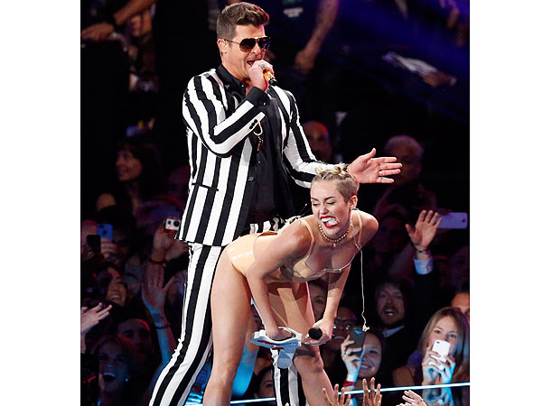 What If Each Awards Ceremony Was a High School Clique?| BAFTA Awards 2014, Directors Guild of America Awards 2014, Golden Globe Awards 2014, Grammy Awards 2014, Independent Spirit Awards 2014, MTV Video Music Awards 2013, Oscars 2014, Primetime Emmy Awards 2013, Screen Actors Guild Awards 2014