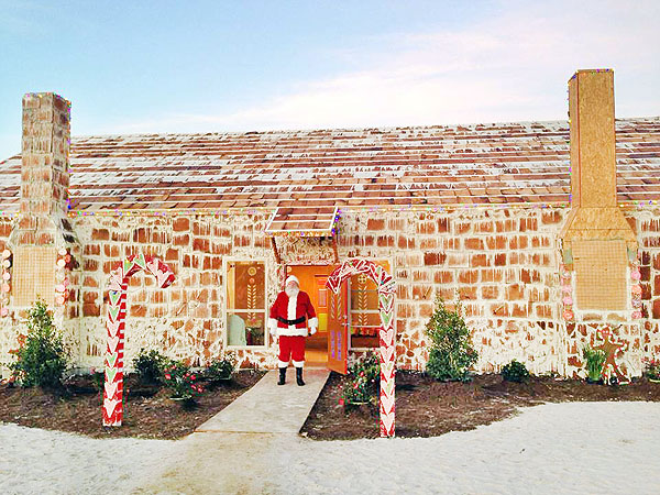 Home Sweet Home: See the World's Largest Gingerbread House| Real People Stories