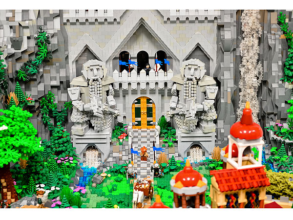 Why Yes, This Is an 80,000-Brick Lego Dwarven Village| The Hobbit: The Desolation of Smaug