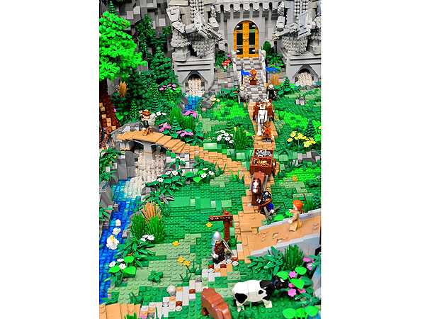 Why Yes, This Is an 80,000-Brick Lego Dwarven Village| The Hobbit: The Desolation of Smaug