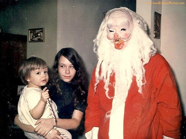 'Tis the Season to Be Awkward: The 12 Most Embarrassing Christmas Portraits Online| Christmas