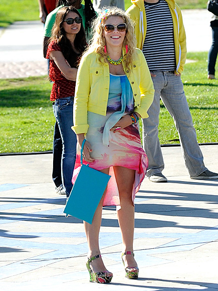 SUNNY OUTLOOK photo | Busy Philipps