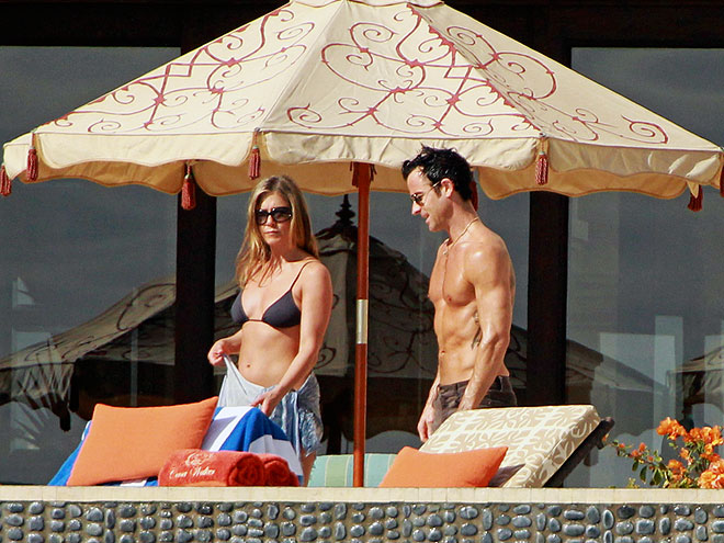 Hot Holiday photo | Jennifer Aniston, Justin Theroux