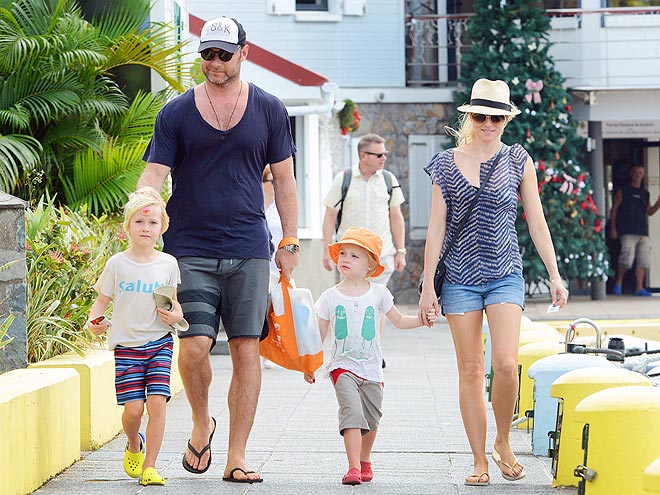 ALL IN A ROW photo | Liev Schreiber, Naomi Watts