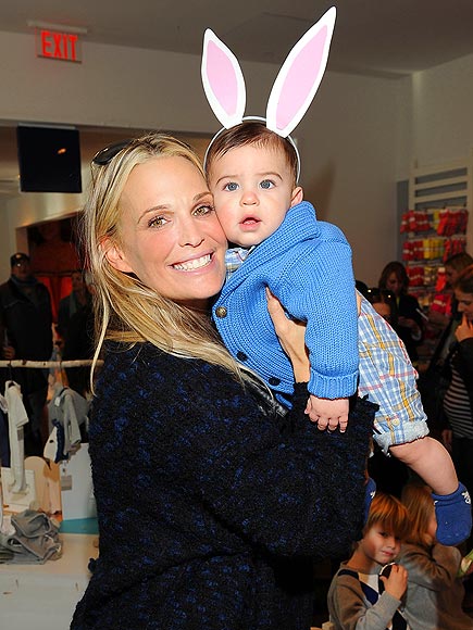 HOP TO IT photo | Molly Sims