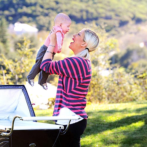 STROLLER DERBY photo | Tori Spelling