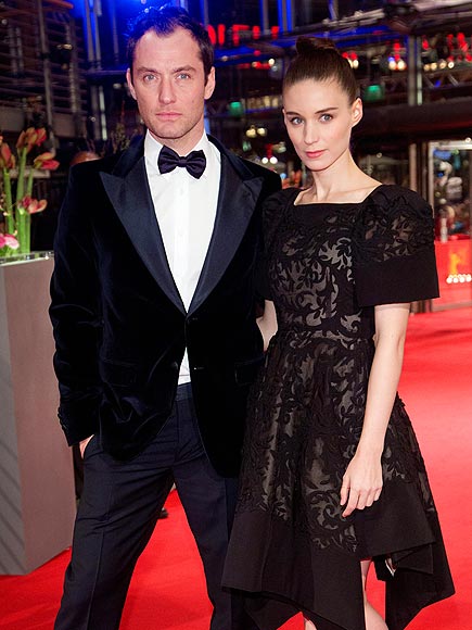 A FORMAL AFFAIR photo | Jude Law, Rooney Mara