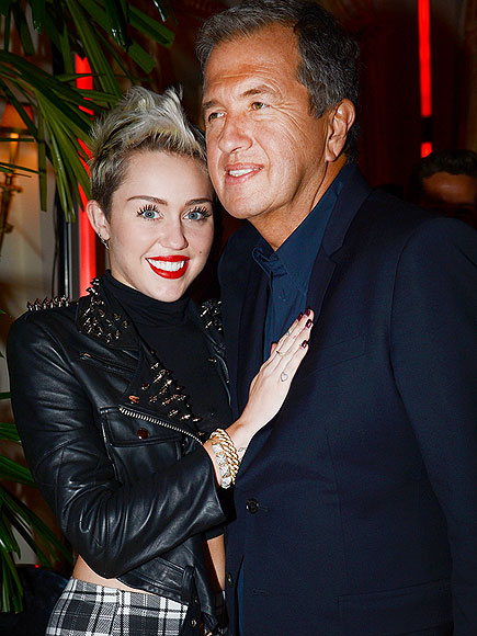 PRETTY AS A PICTURE photo | Mario Testino, Miley Cyrus