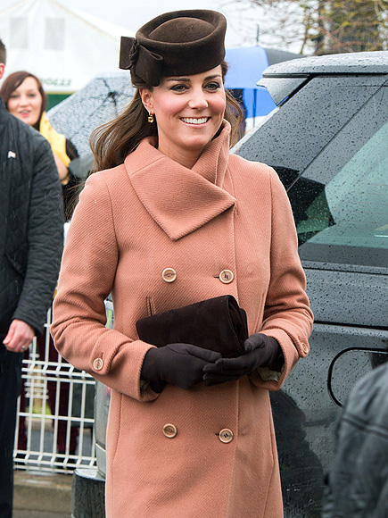 RACE-Y OUTFIT photo | Kate Middleton