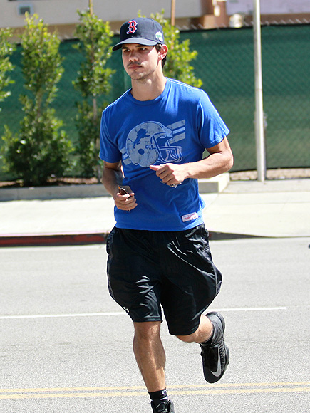 RUN, TAYLOR, RUN photo | Taylor Lautner
