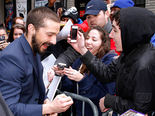 FAN FRENZY photo | Shia LaBeouf