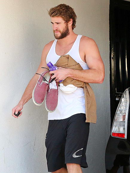 MUSCLE & FLOW photo | Liam Hemsworth