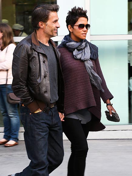 CLOSE TO YOU photo | Halle Berry, Olivier Martinez