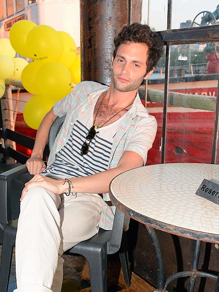 LOUNGE ACT photo | Penn Badgley