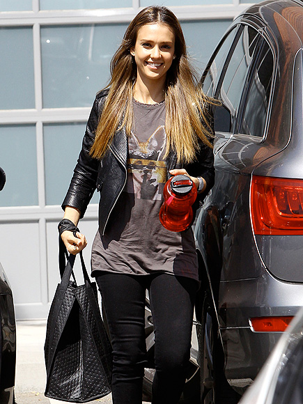 SUNNY DISPOSITION photo | Jessica Alba