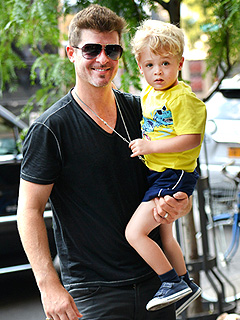 robin-thicke-240.jpg