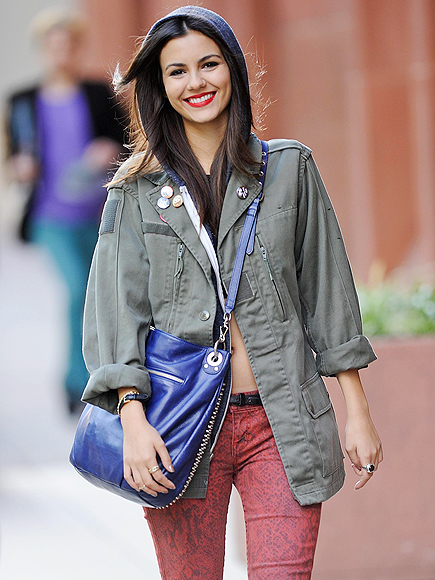 KISS OF APPROVAL photo | Victoria Justice
