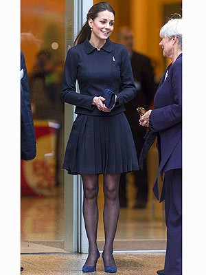 KAte Middleton navy outfit