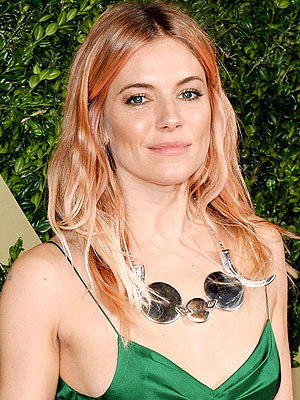 Sienna Miller pink hair