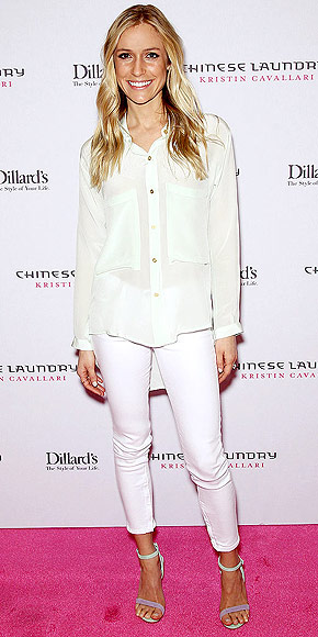 Love Her Outfit!