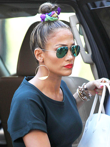 JENNIFER LOPEZ'S HOOPS photo | Jennifer Lopez