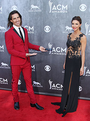 Happy Anniversary Jake & Lacey Owen!| Couples, Country, Jake Owen