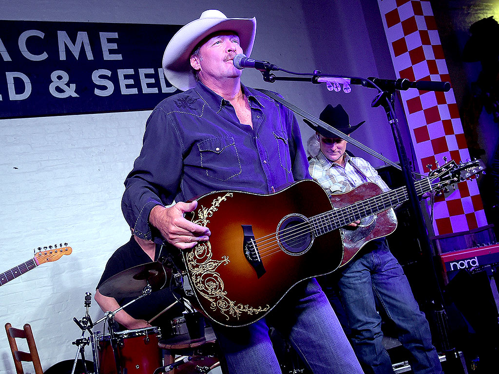 Alan Jackson Nashville Restaurant Opening: Surprise Concert