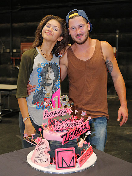 Kim Kardashian Jennifer Lopez Justin Bieber The Best Celebrity Birthday Cakes