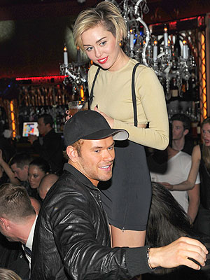 Miley Cyrus and Kellan Lutz Fuel Dating Rumors in Vegas