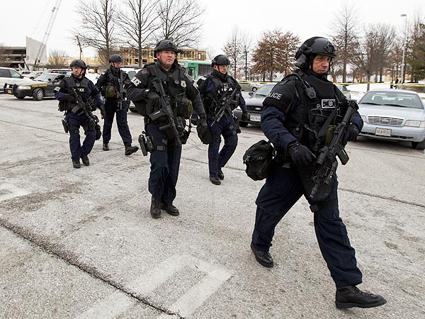 Police Respond to Shooting at Maryland Mall, Three Confirmed Dead| Crime & Courts, Crime